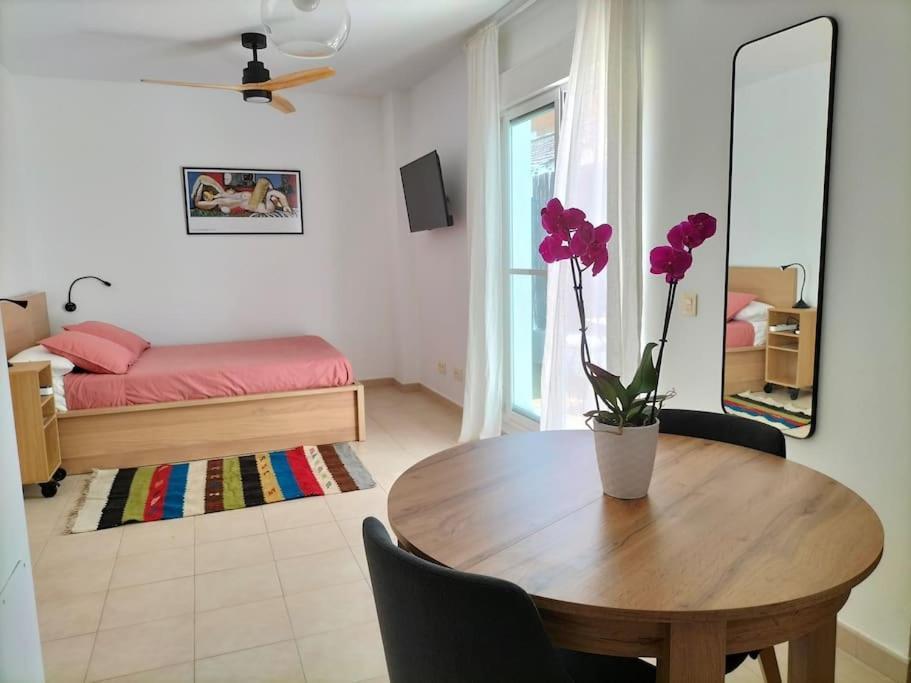 Estudio 52 Malaga Centrico Parking Gratuito Διαμέρισμα Εξωτερικό φωτογραφία