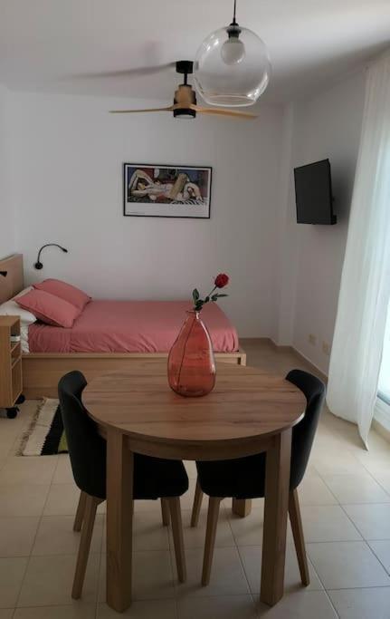Estudio 52 Malaga Centrico Parking Gratuito Διαμέρισμα Εξωτερικό φωτογραφία