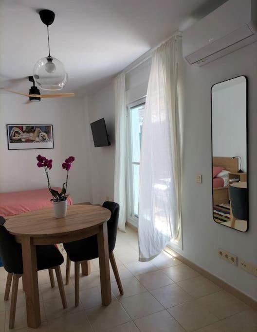 Estudio 52 Malaga Centrico Parking Gratuito Διαμέρισμα Εξωτερικό φωτογραφία